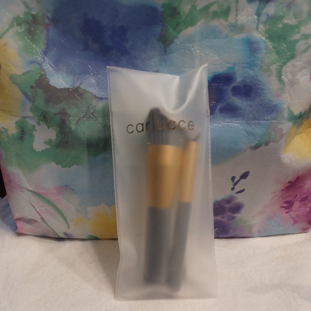Carlucce Makeup Brush Bundle. Sealed duo.