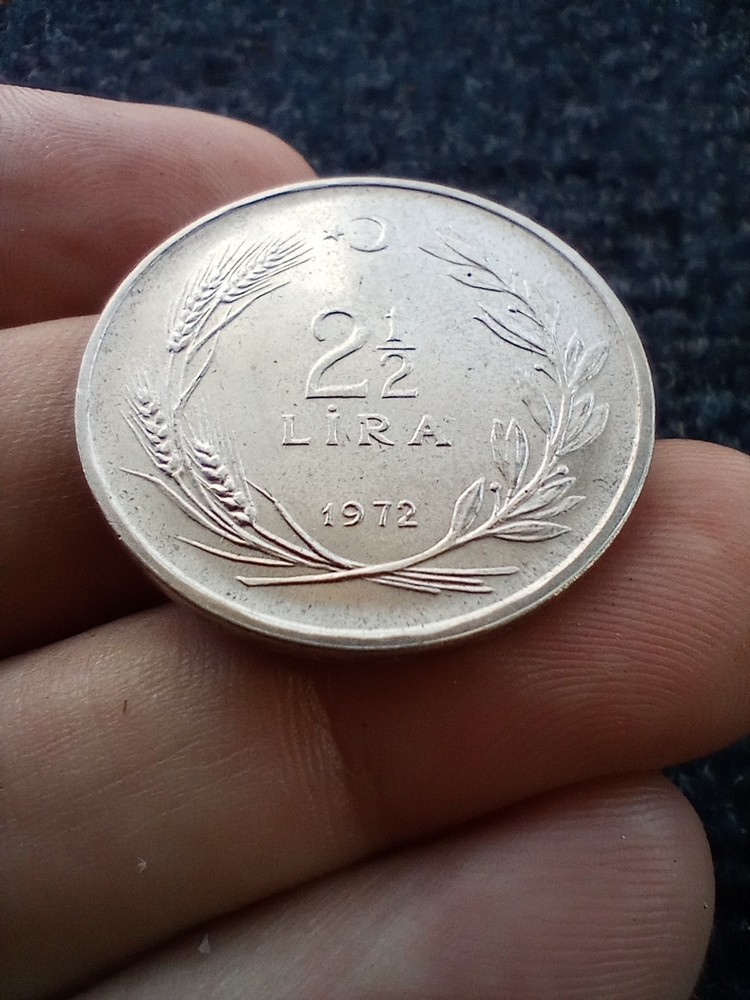 TURKEY.  2-1/2  LIRA,  1972.  UNCIRCULATED.