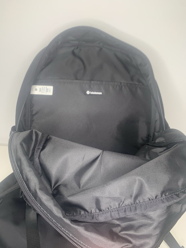 Lululemon Everywhere Backpack 22L Unisex Black Nylon
