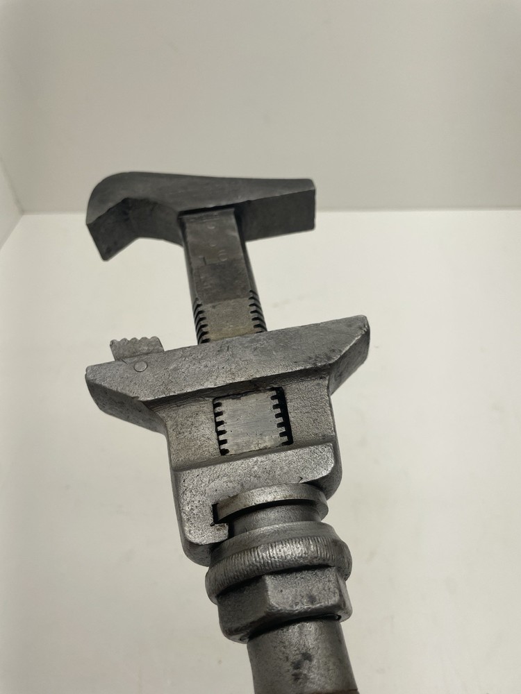 Vintage Bemis & Call Co. Adjustable Pipe Wrench 16