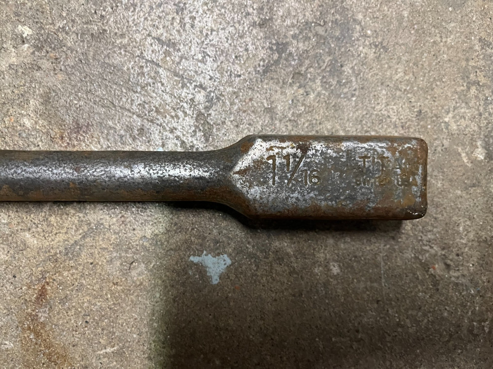 TITAN 1- 1/16" HAMMER WRENCH USA