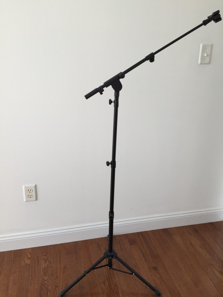 FIVE (5) PCS Acoustic Guitar Amplifier, 2 MICS & STAND, AUDIO CABLE