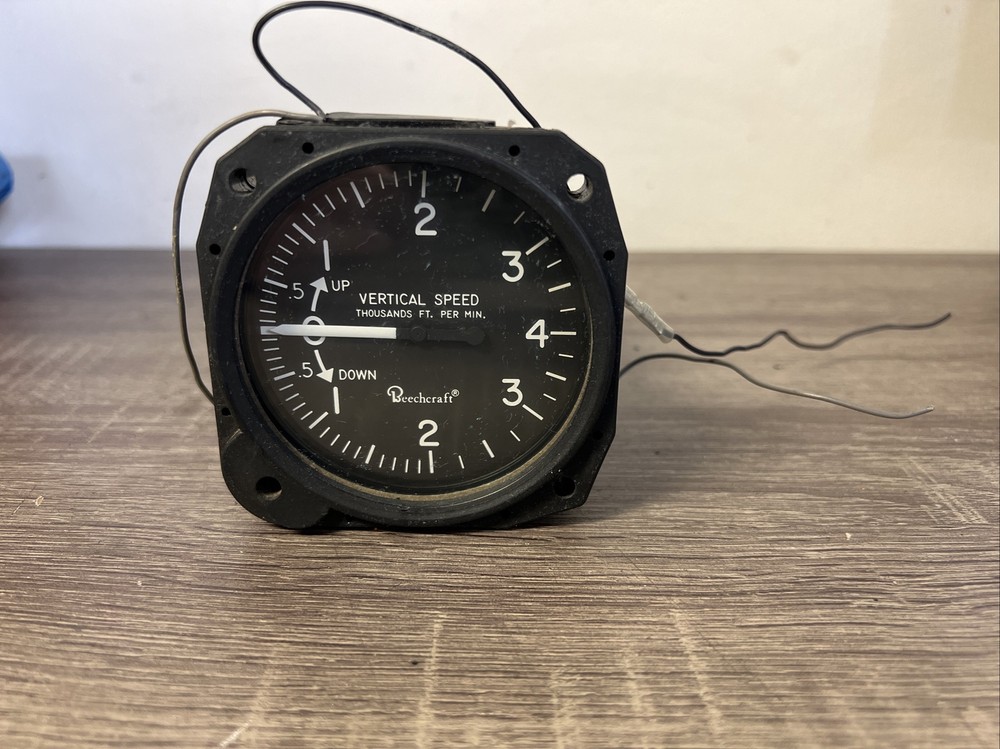 United Instruments, Inc. Beechcraft Vertical Speed Indicator P/N: 7040