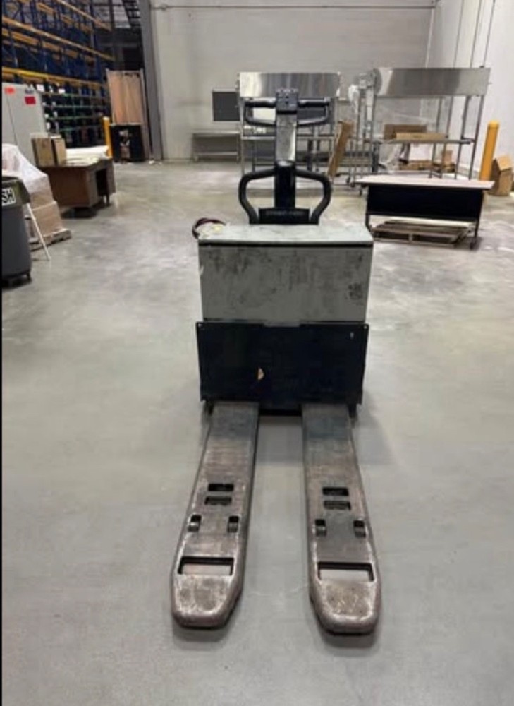 Crown electric pallet jack