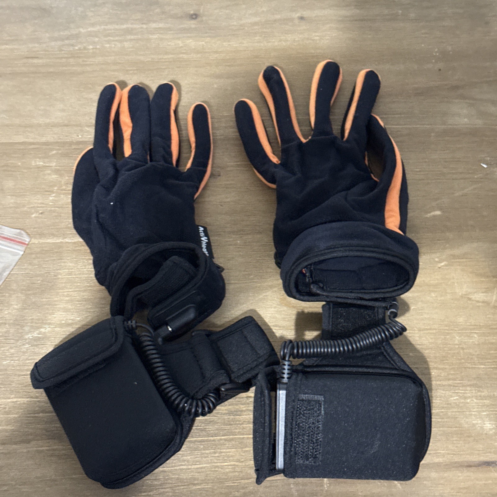 Heated Glove Liners for Men and Women,Battery Electirc Rechargeable Heated Gl...
