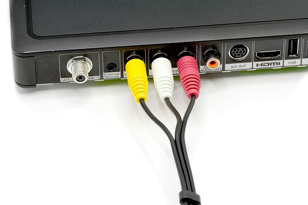 2 Way Switch Composite Video Switcher -Black- with RCA AV Cable