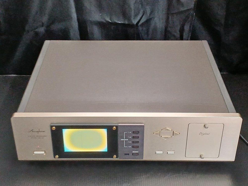 Accuphase DG-28 Digital Voicing Equalizer High-End Audio Processor Japan