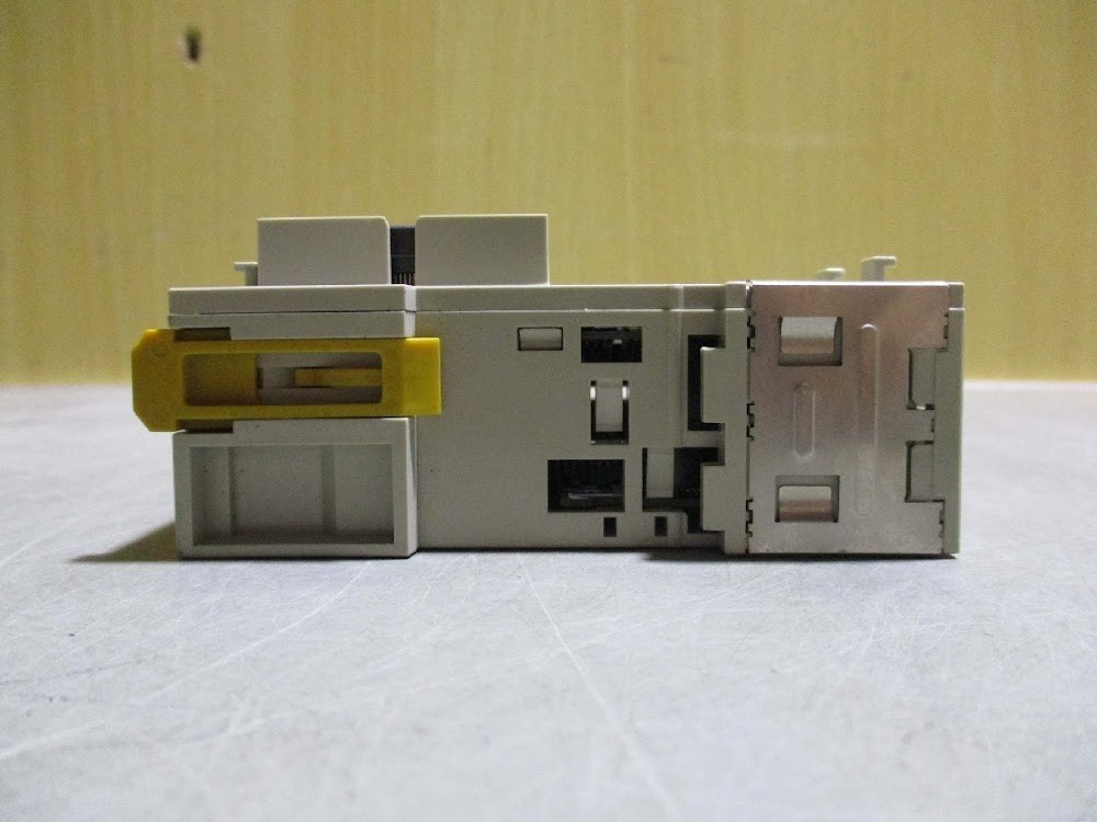 OMRON CJ1W-MD263 Input Output Unit PLC I/O Module USED