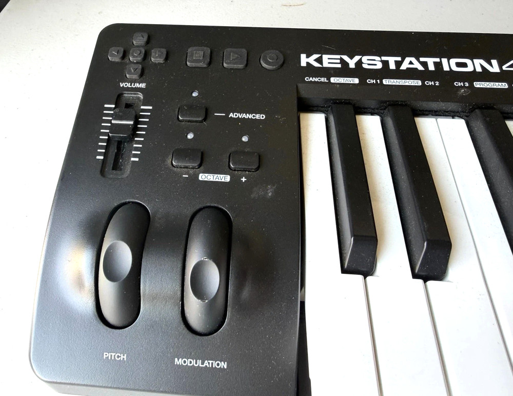 M-Audio Keystation 49 MK3 USB MIDI Controller Nice!
