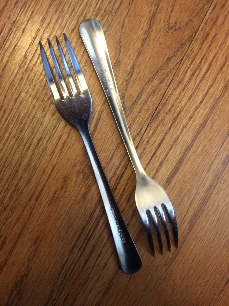 CREST MFG Glossy Stainless Plain Round Tip 2 DINNER FORKS 7"