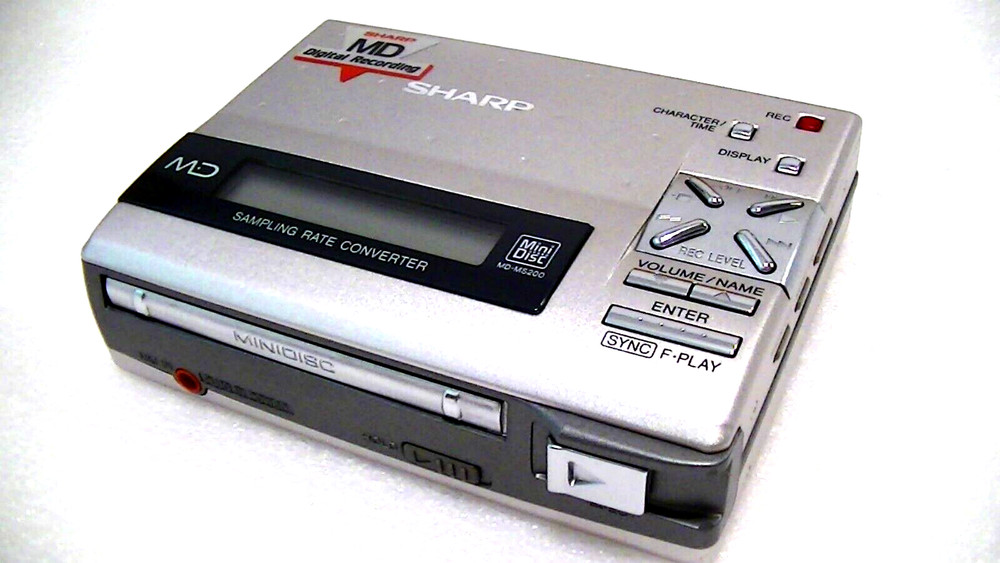 VINTAGE SHARP MINIDISC WALKMAN PLAYER RECORDER MD-MS200