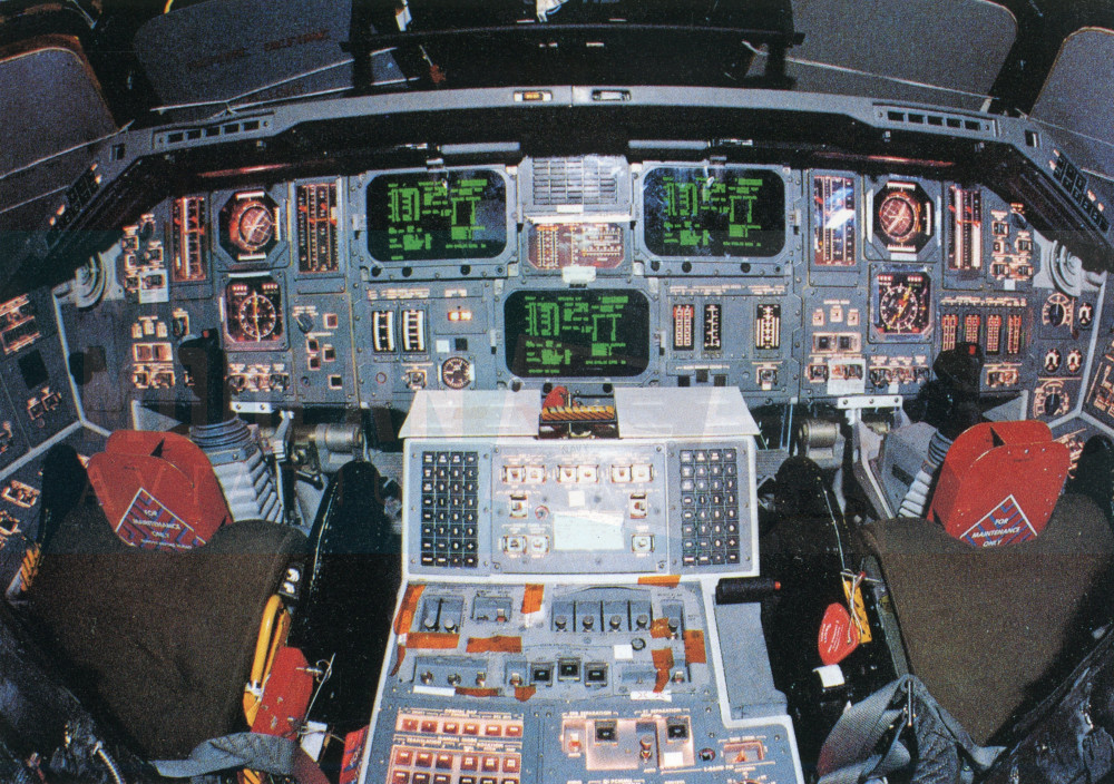 Space Shuttle Flight Deck - Discovery - NASA - Original Post Card