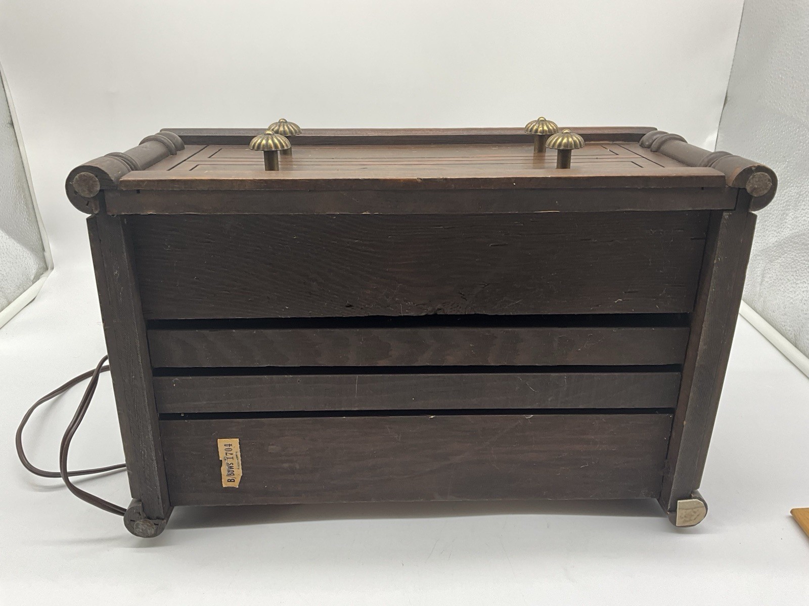 Guild Vintage 1965 "Button & Bows " Vacuum Tube AM/FM Radio Sewing Cabinet