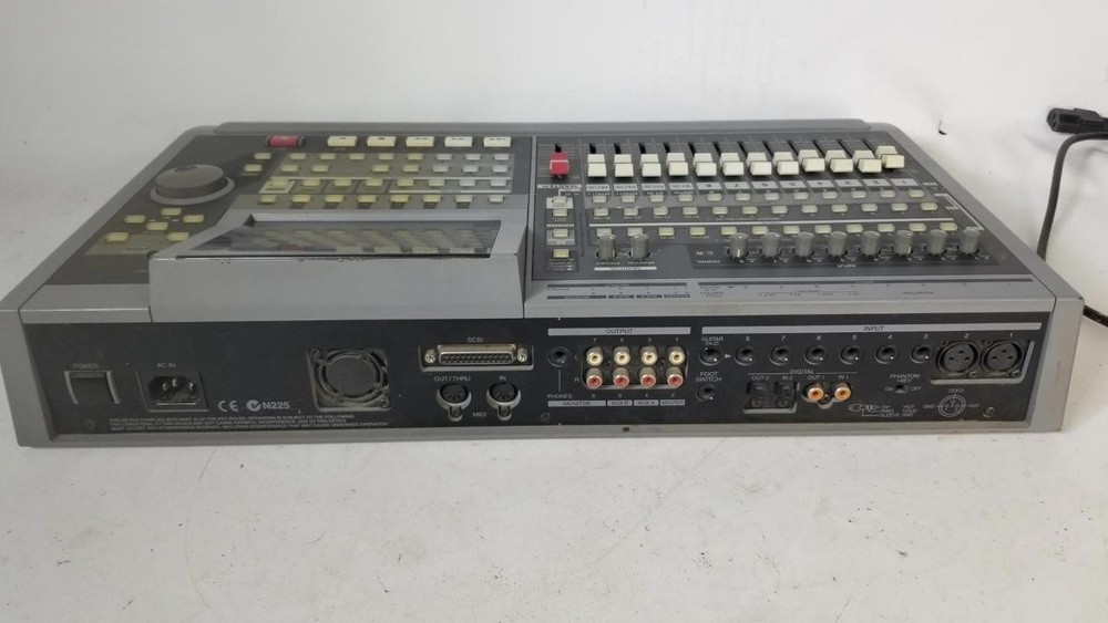 Roland VS-1680 24 Bit Digital Studio Workstation Multitrack Recorder