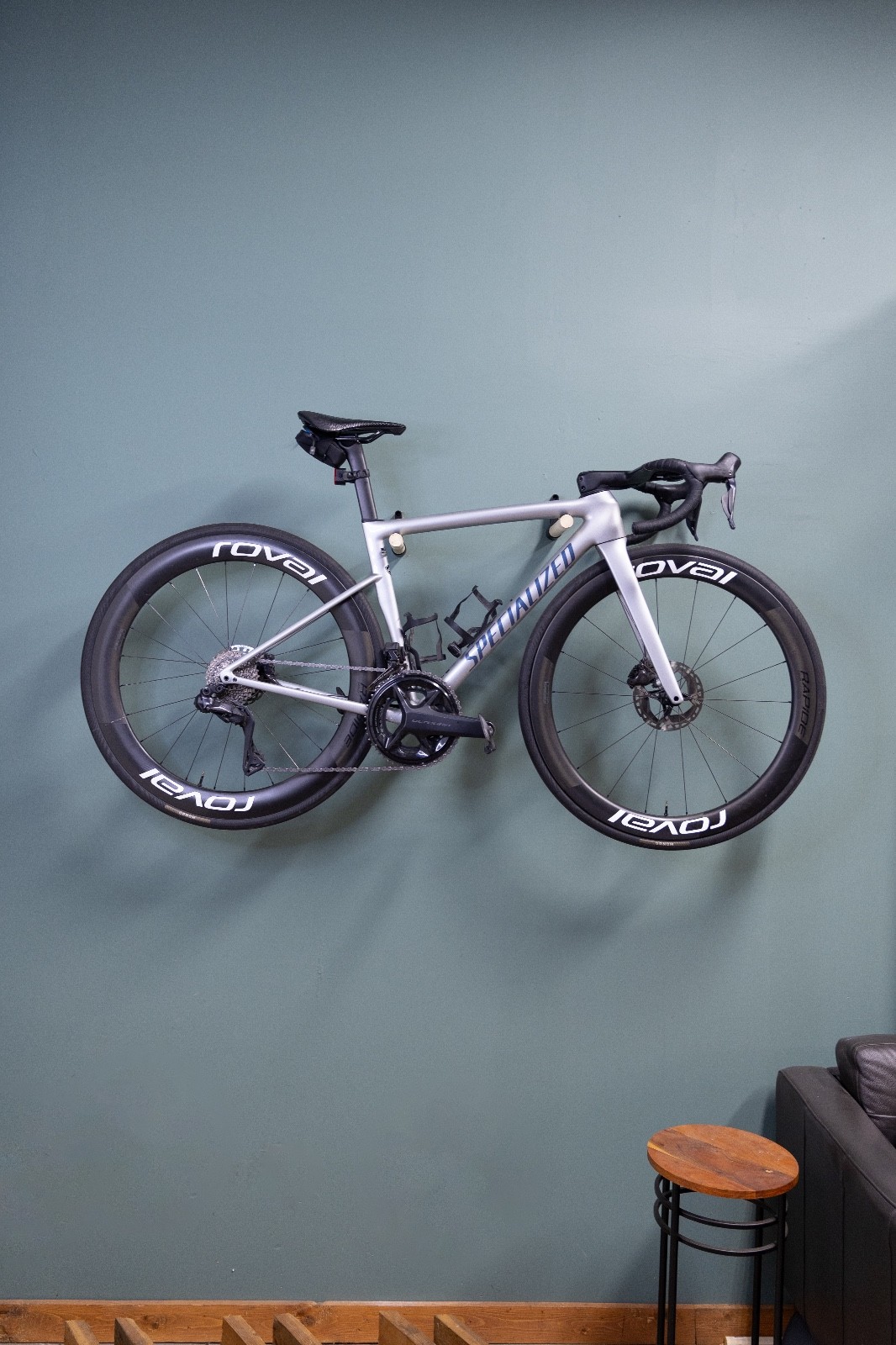 Road bike cycling wall mount