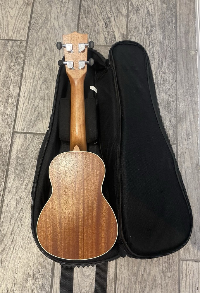 UKULELE Hricane UK-21 Solid Wood Professional