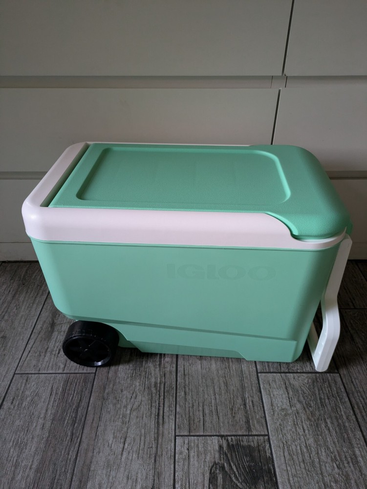 Igloo Wheelie Cool 38qt