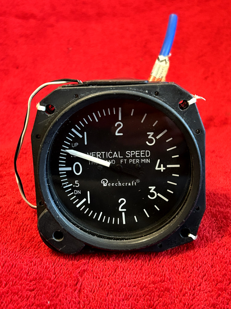 UNITED INSTRUMENTS LIGHTED VERTICAL SPEED INDICATOR P/N 7040-C18 BEECHCRAFT