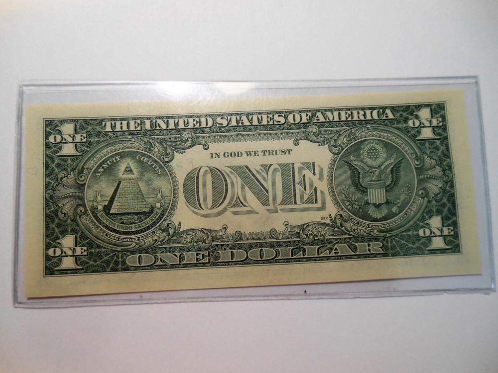 2006 $1 Crisp Gem UNC. 66 *Raised Digit (5)* Error Note on Lower Serial Number