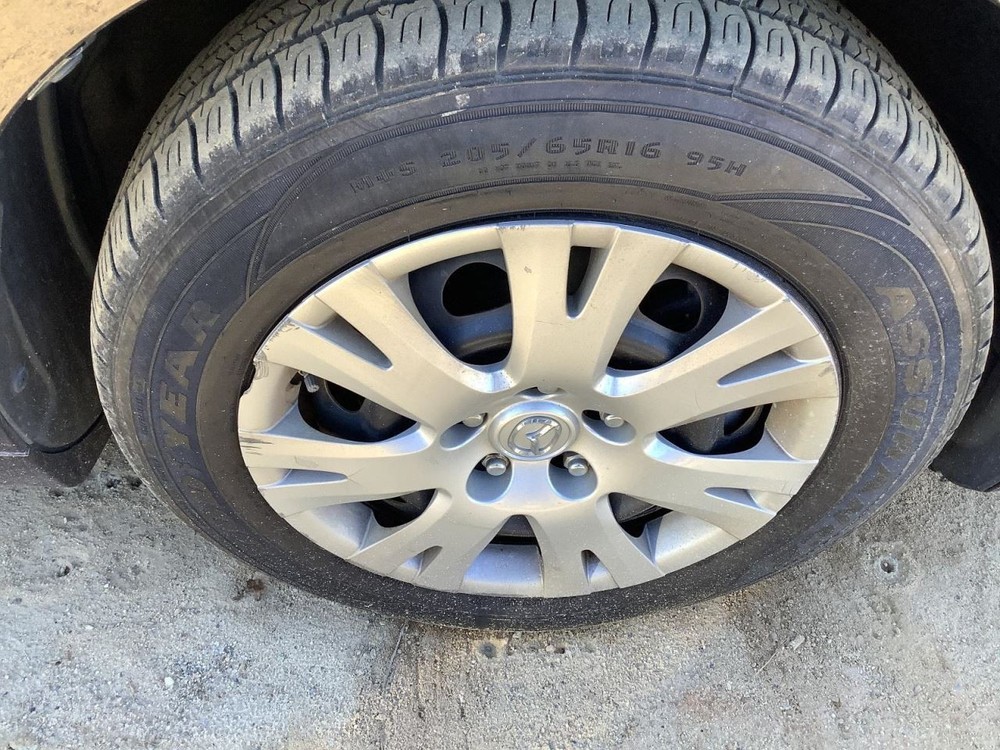 6 2011 Glove Box 4882914