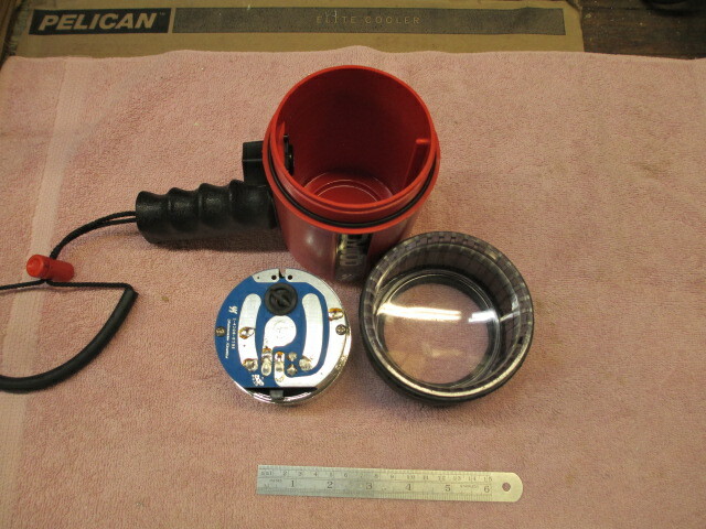 UNDERWATER KINETICS UK600R DIVE LIGHT