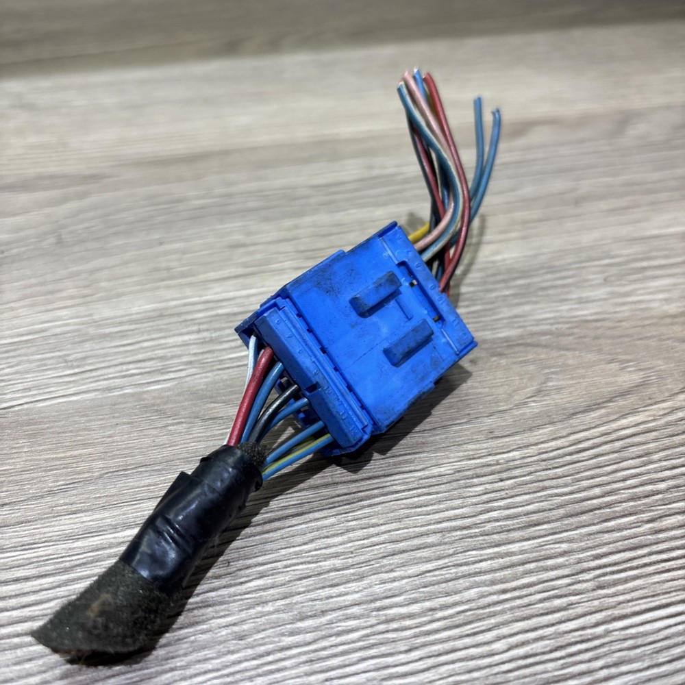 Fiat Coupe Blue Connector