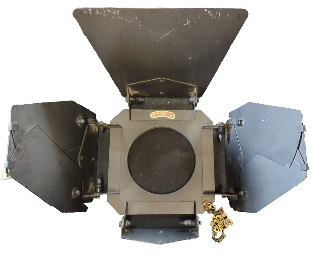 Mole Richardson Barn Doors Light Shield, Mini. With A Chain 407