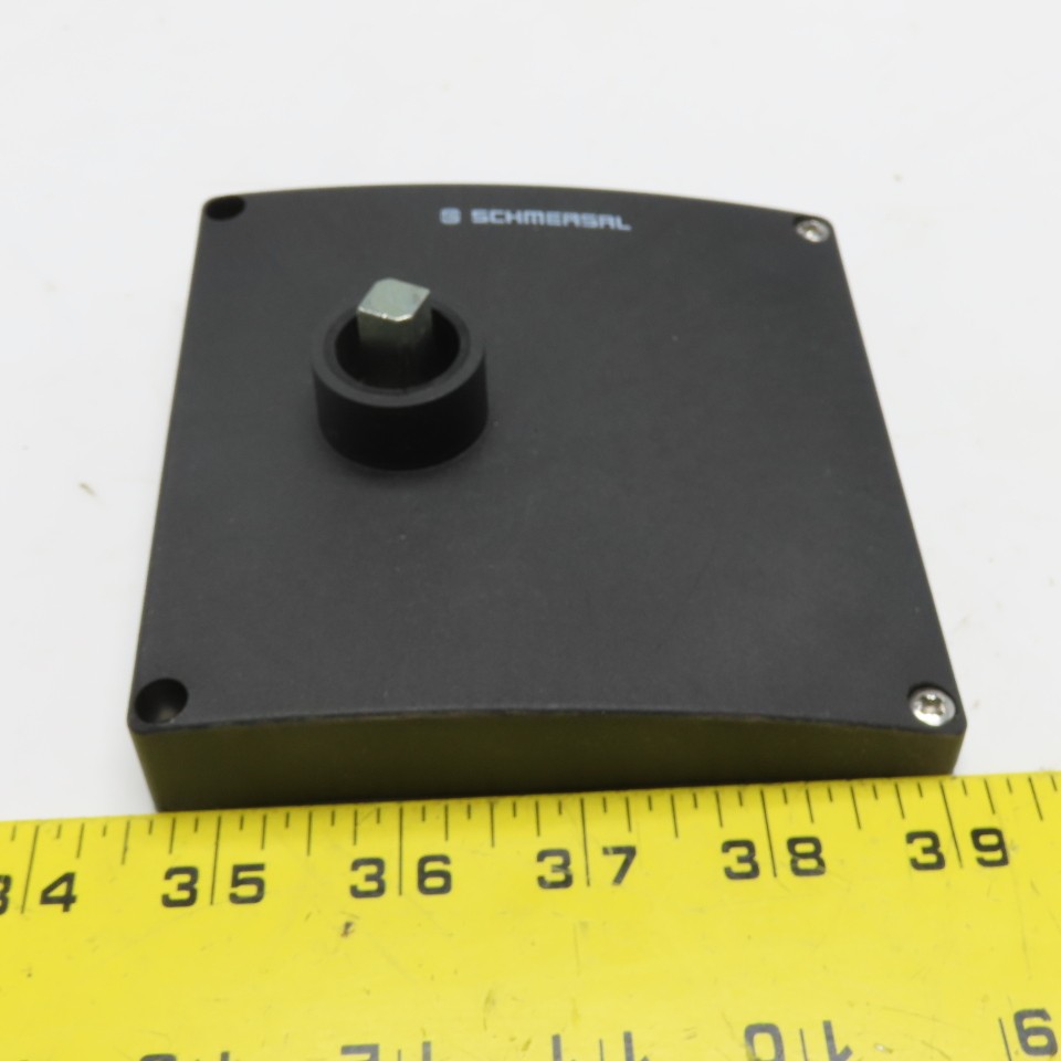 Schmersal NDW Mounting Plate Drive Adapter Square Shaft