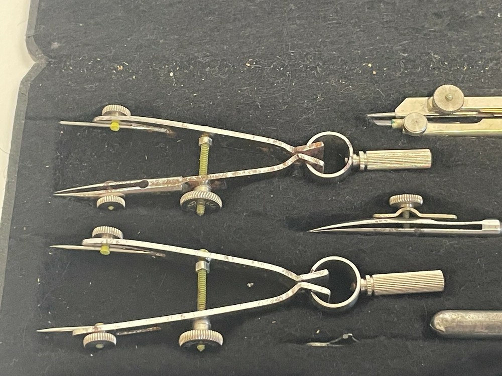 AA3: Vintage ECobra 7100 Drafting Set