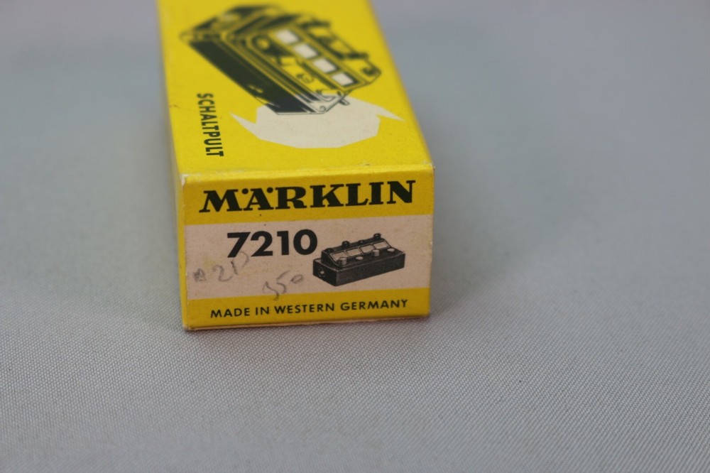 ZU130 Marklin 7210 HO Control Panel Schalptult Switch Panel Schakelbord