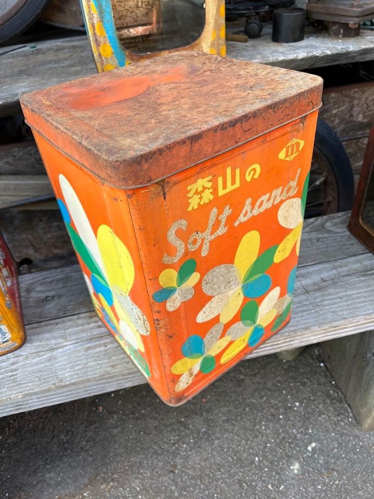 Tin candy cans, candy cases, retro cans, figure cases,