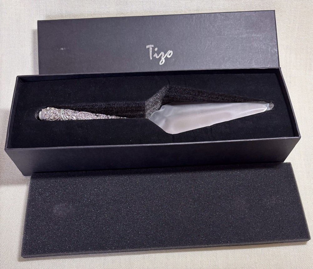 Tizo Jeweled Handle Pie Server