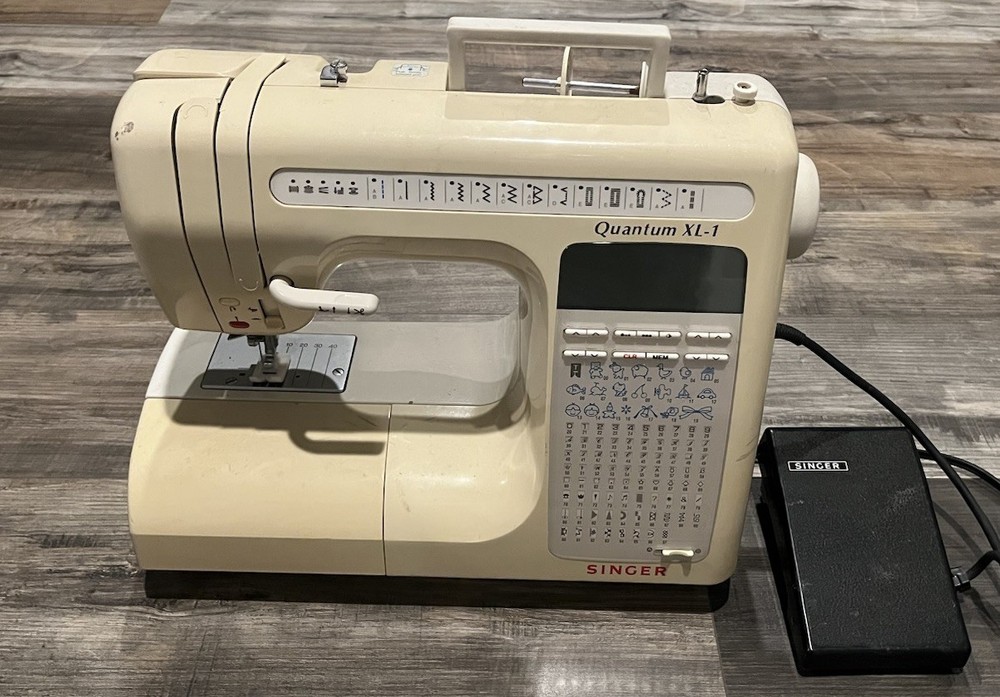 Singer Quantum XL-1 Computerized Sewing Embroidery Machine w/ Pedal