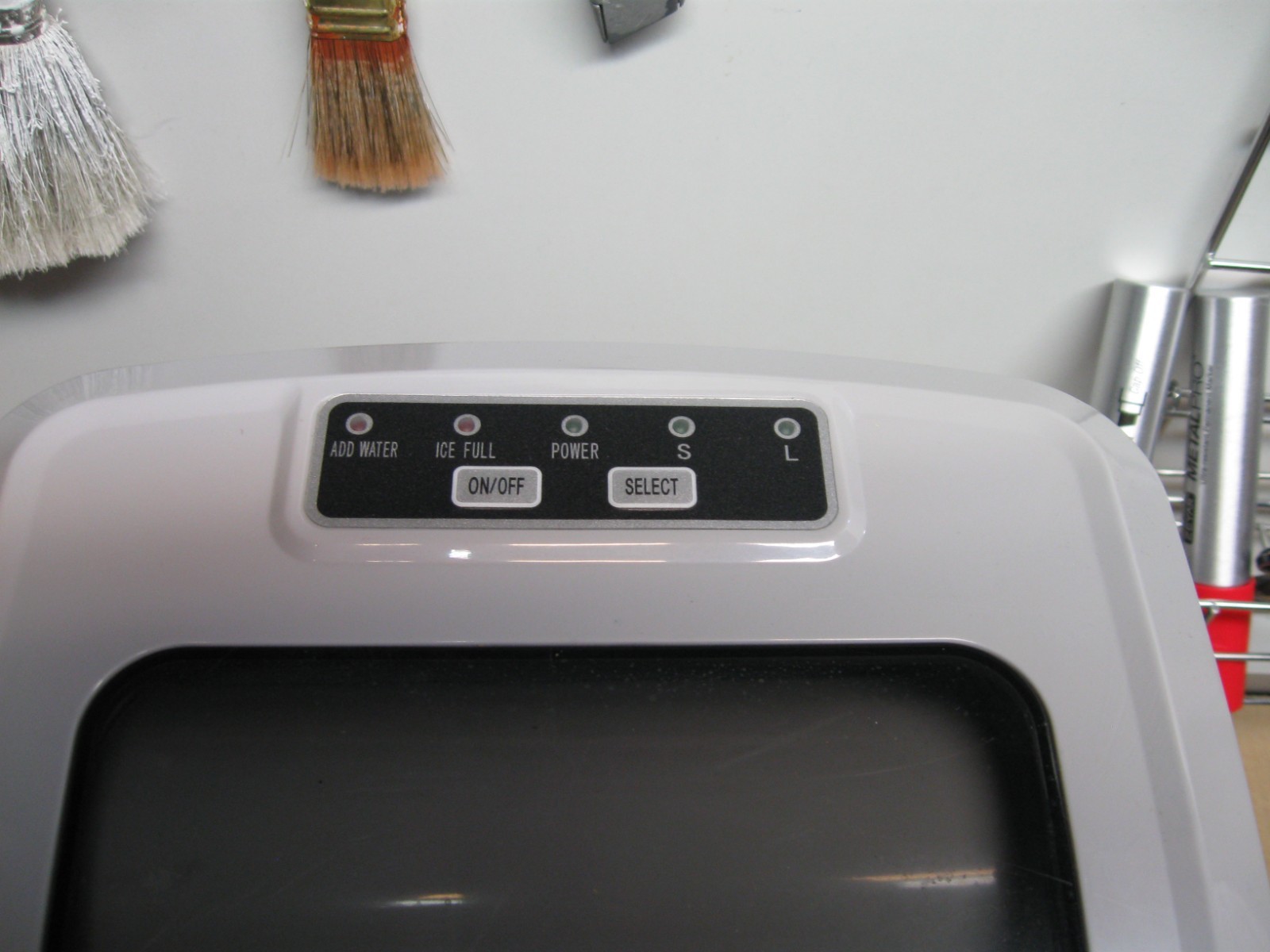 Portable Ice Maker, Frigidaire, Countertop/Picnic Table/Camping, Used Once