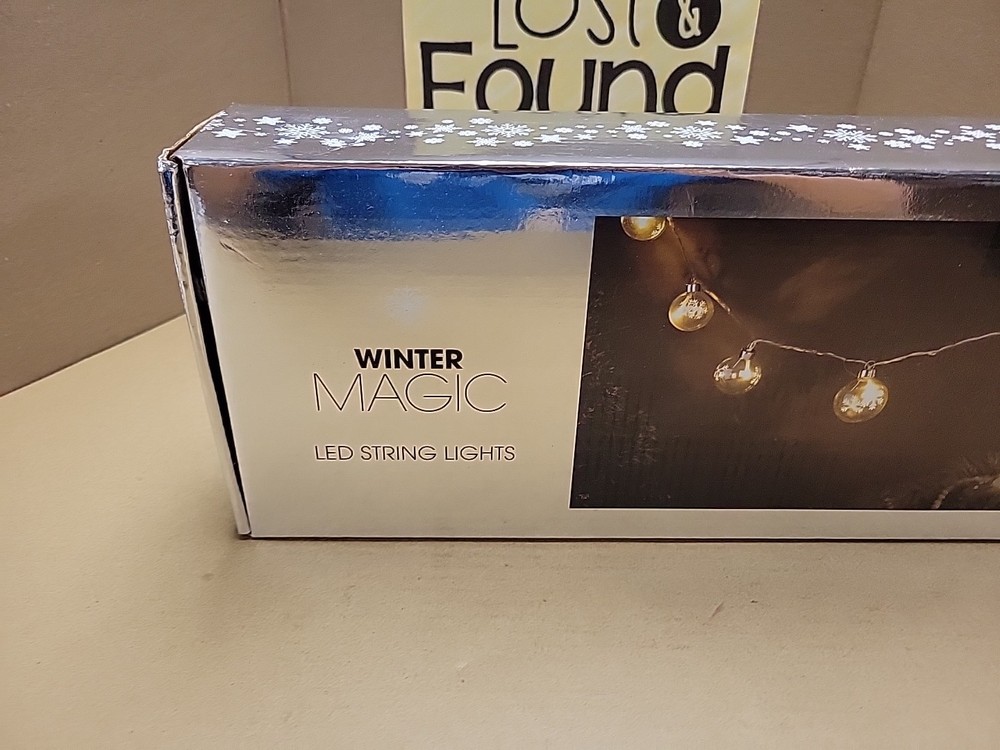 Winter Magic LED String Lights Clear Balls W/ Snowflakes 10 Bulbs