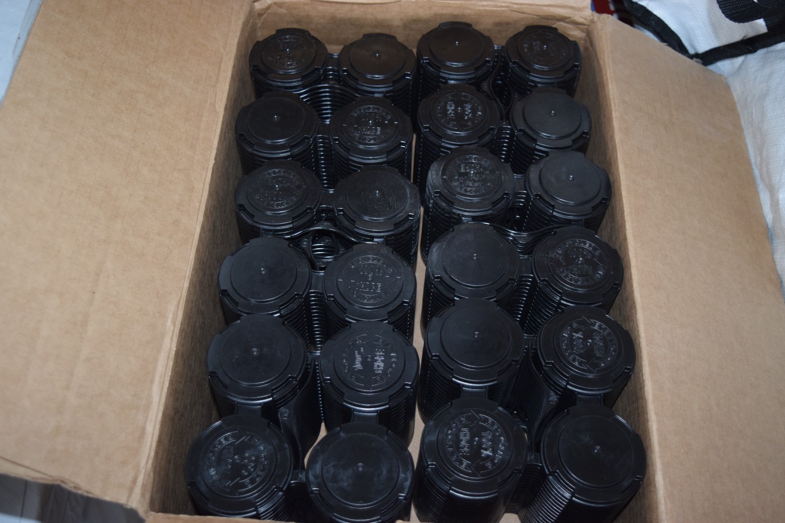 250 PakTech Black 4-Pack Plastic Can Carriers