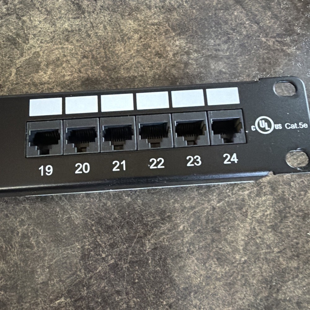 DataComm Cat 5e 24 Port Patch Panel - Model 20-5524 - USED