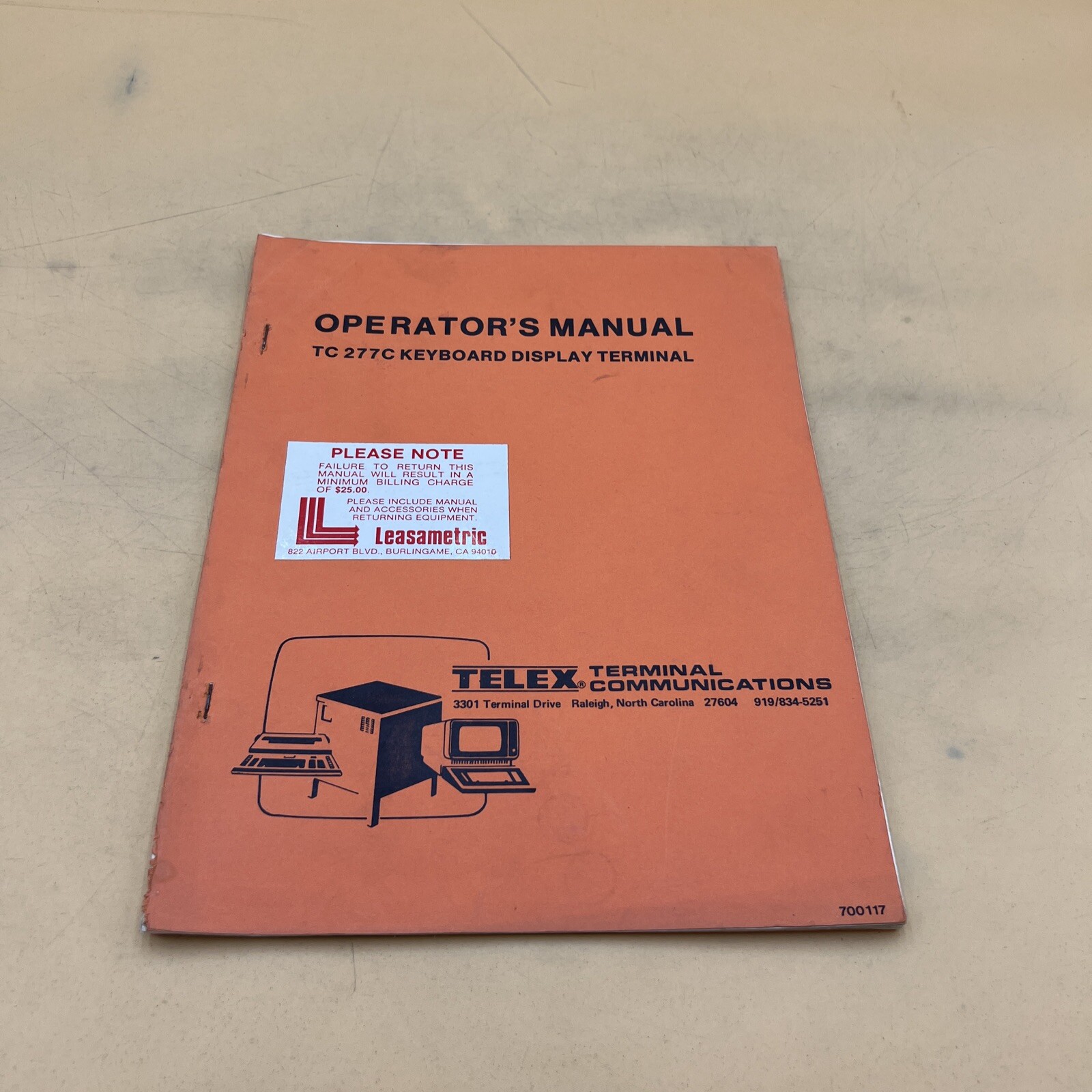 Telex Terminal Communications TC 277C Keyboard Display Terminal Operators Manual