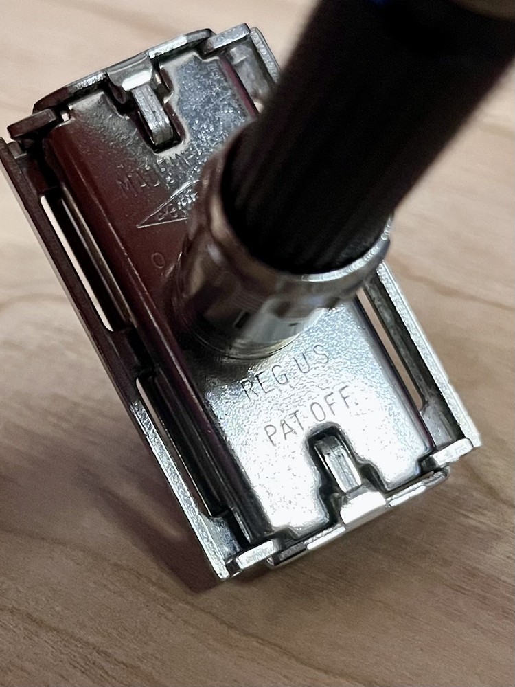 1969 Gillette Super 84 Adjustable Safety Razor - O3 - SHARP!