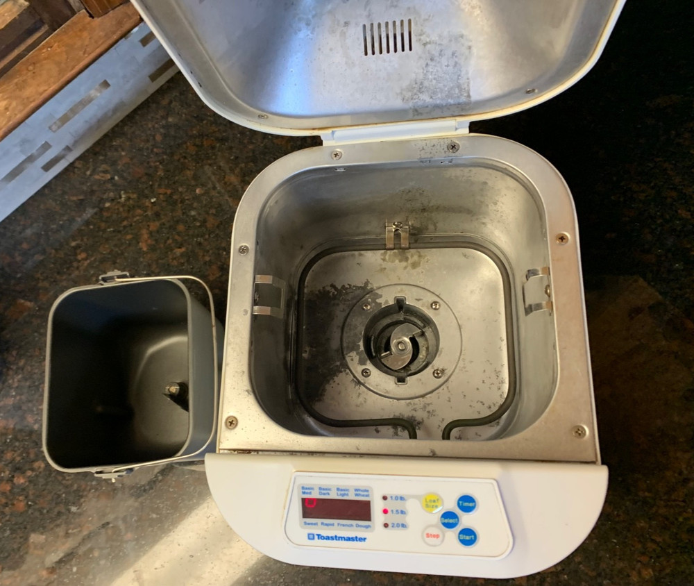 Toastmaster Bread Machine 1148 Bread Maker Horizontal 2 lb Loaf White