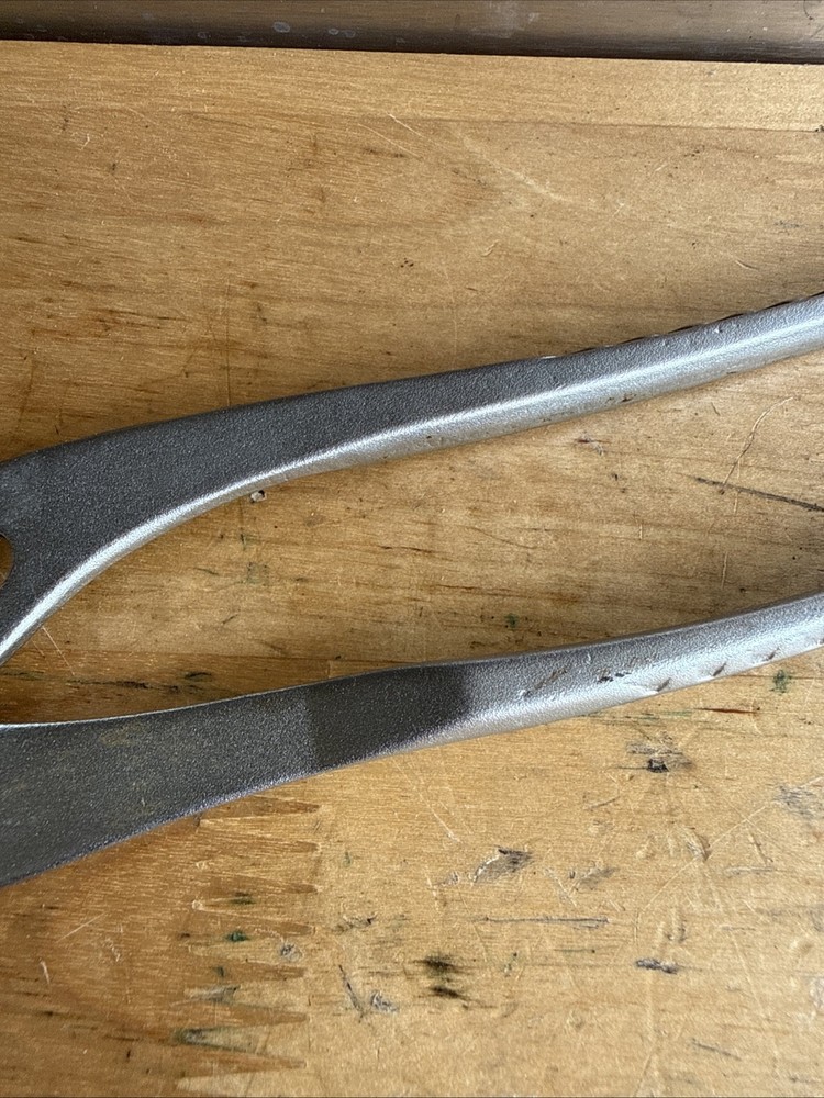 Genuine BMW OEM Tool Box Pliers Heyco E30 E34 E28 E24 E36 E32 E46 E12 E39