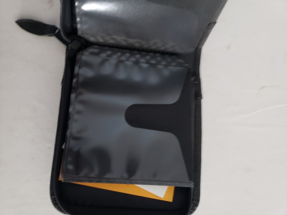 Case Logic Hard Cover 24 CD DVD Zip Storage Case