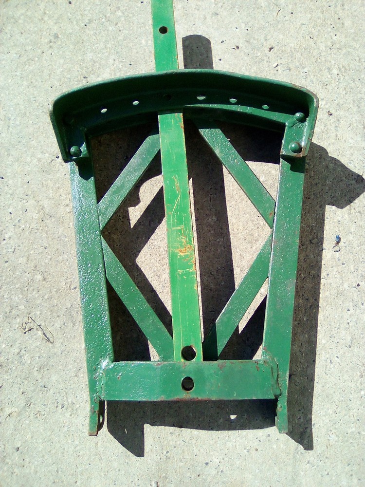 Oliver 550 Tractor Hitch
