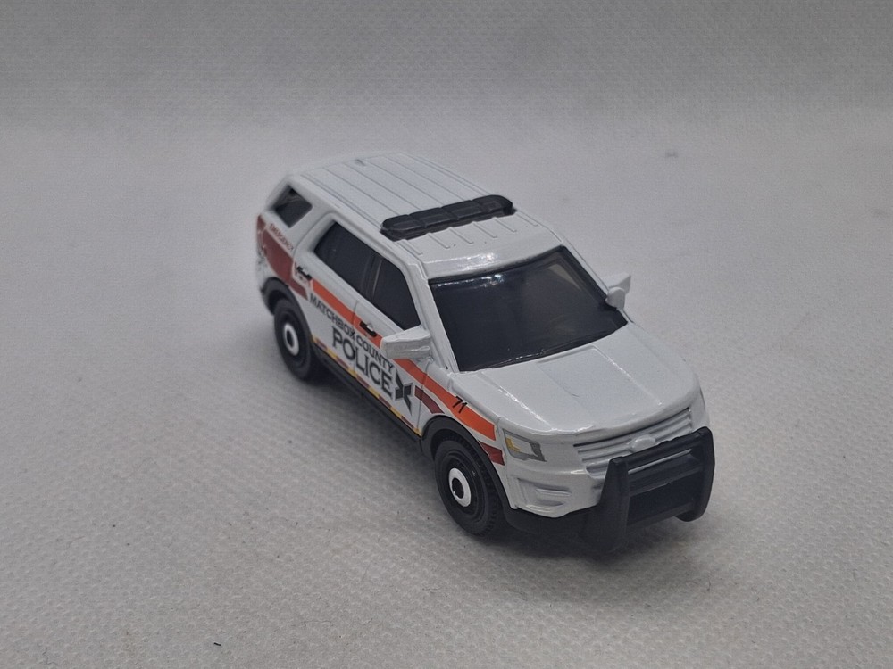 Matchbox 2016 Ford Interceptor Utility -White LOOSE MINT (CD3)