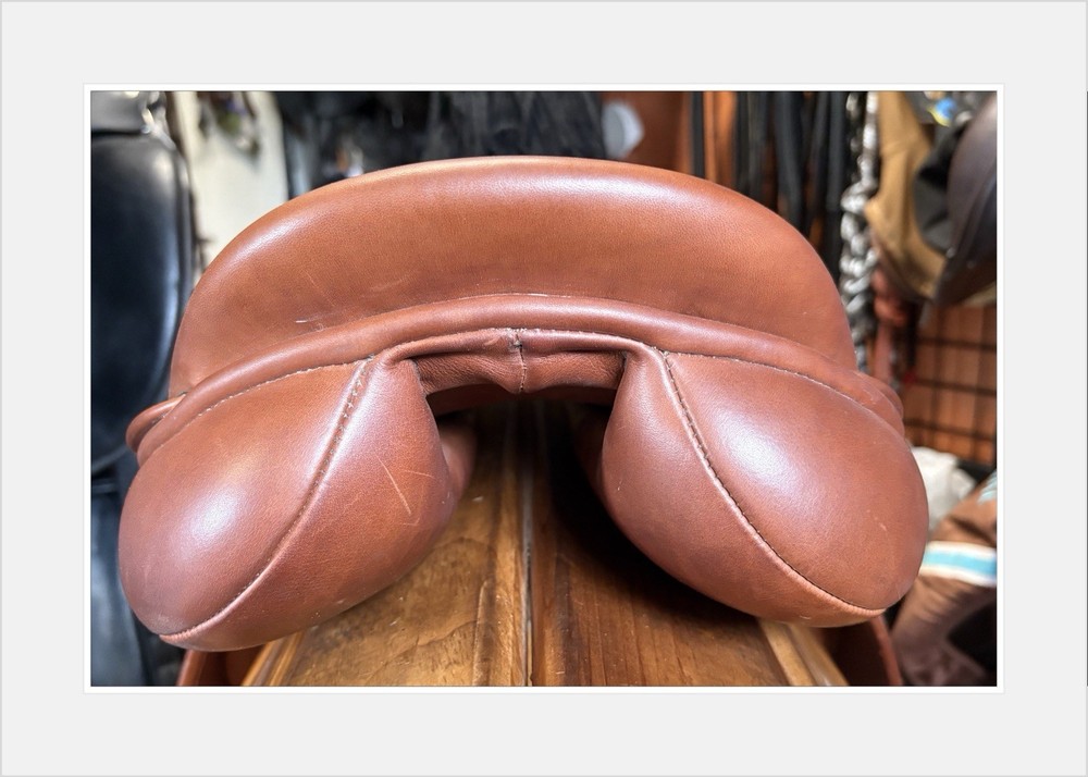County Solution Jump Saddle. 17” M.