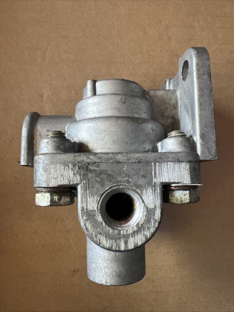 Bendix Trailer Brake Control Valve T-242794