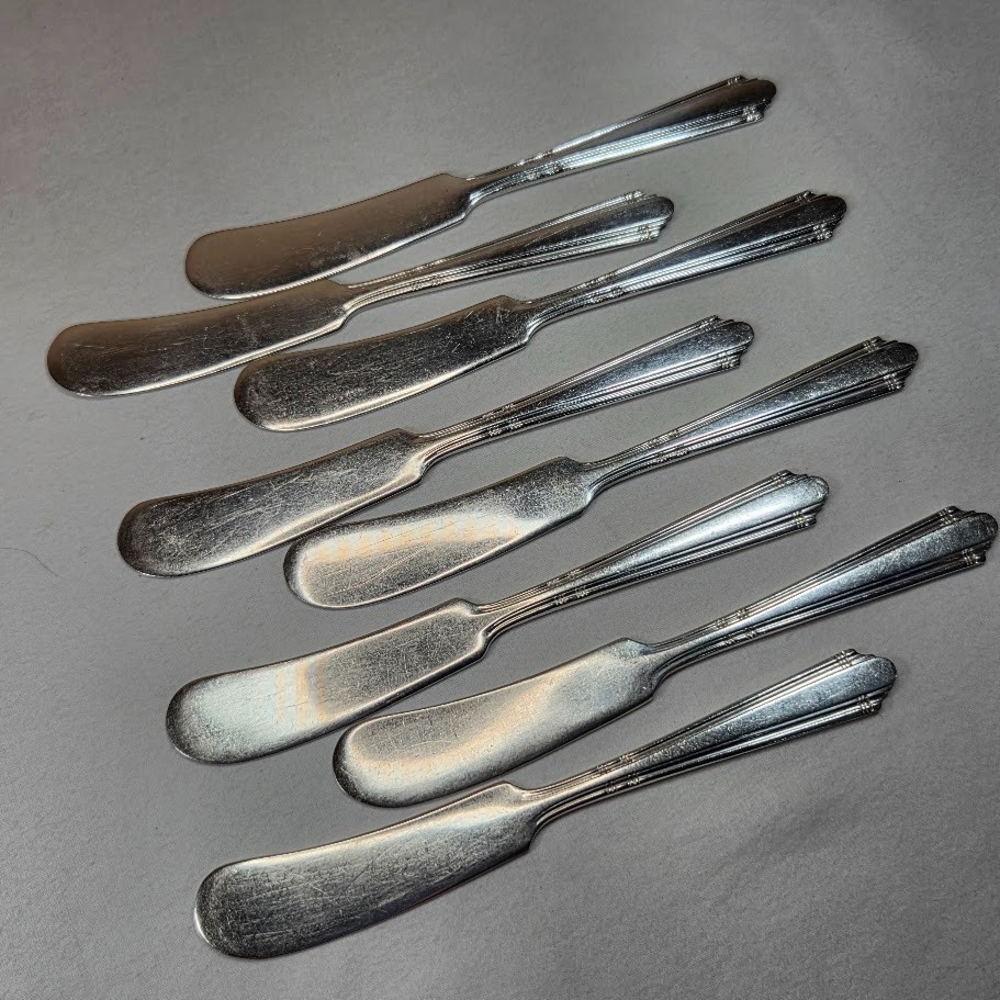 Wallace Serenade II Silverplate Set of 8 Flat Handle Butter Condiment Spreaders