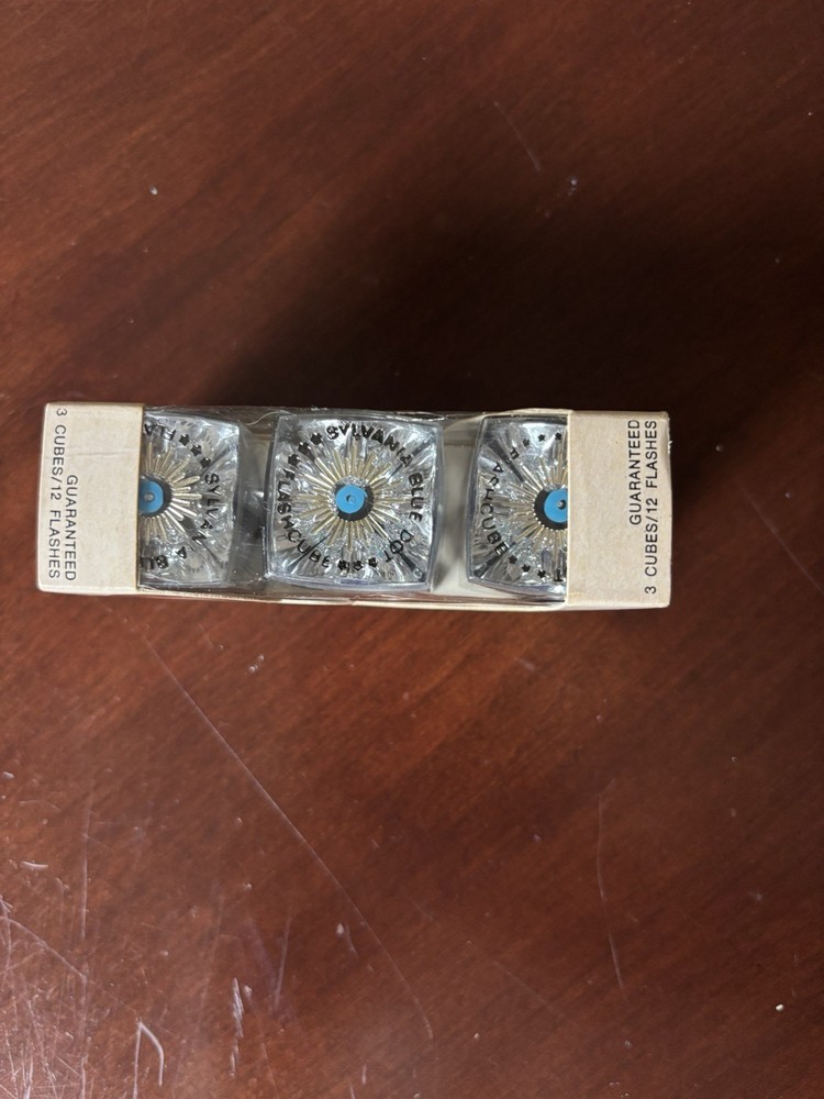 Vintage Sylvania Blue Dot FLASH CUBES Camera Flash Cubes 3-Pack 12 Flashes