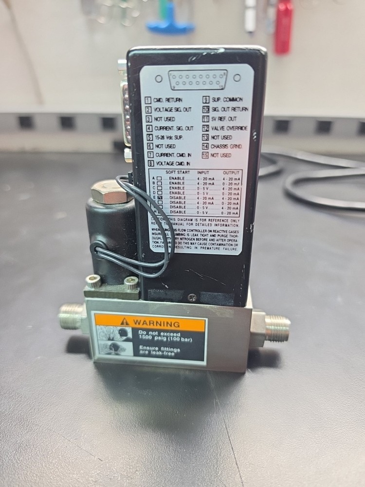 BROOKS 111196 5850i MASS FLOW CONTROLLER 250 SCCM GAS OXYGEN