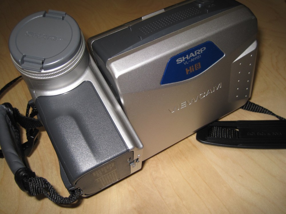 Sharp Viewcam VL-AH151U Video 8 Camcorder